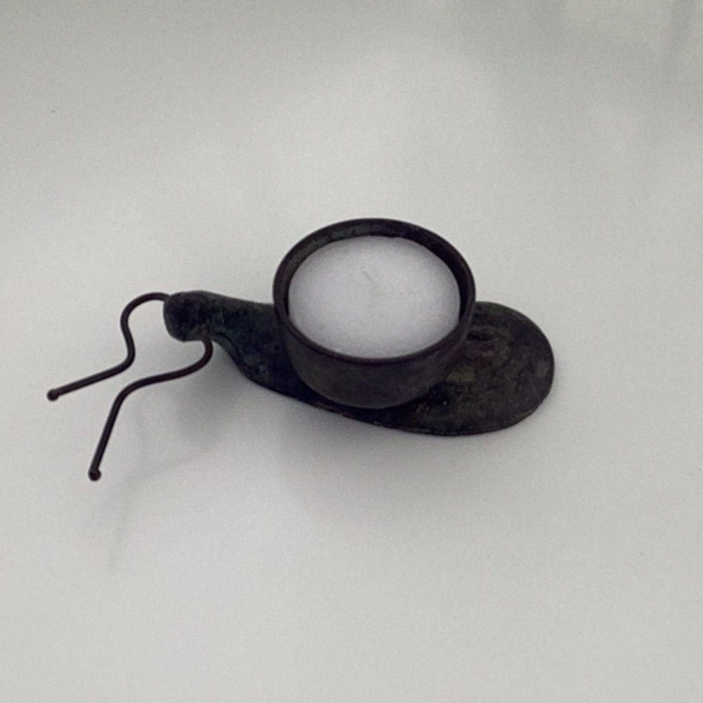 ADORABLE SNAIL TEA LIGHT HOLDER